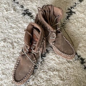 El Vaquero Moccasins with dust bag